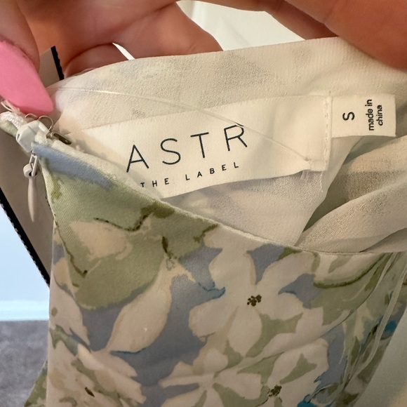 ASTR The Label Clarita mini dress - Picture 4 of 5